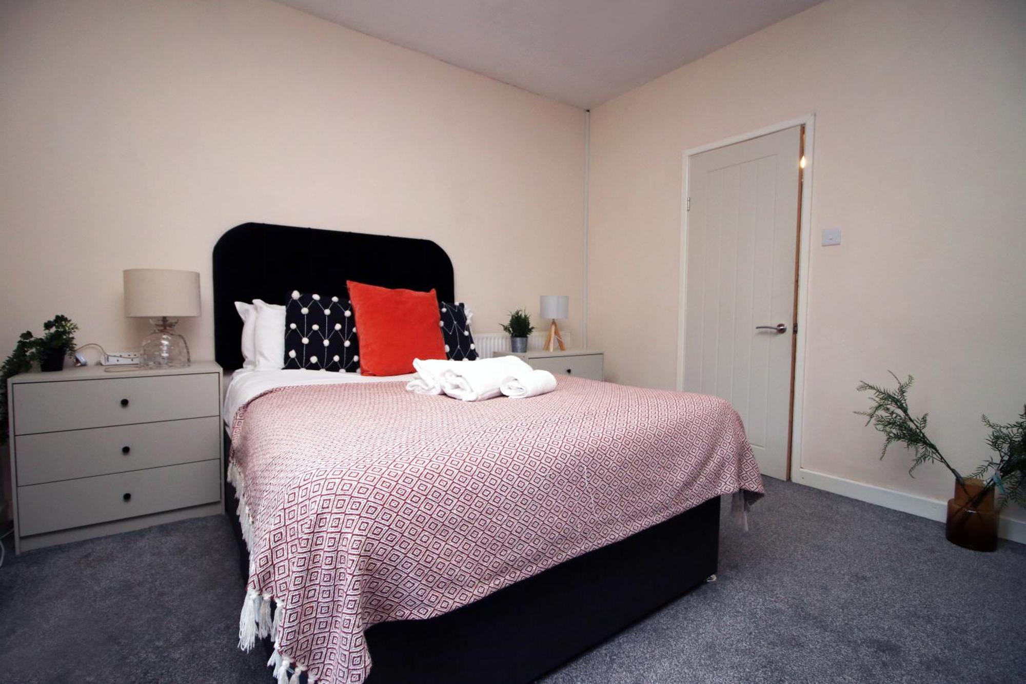 Cosy 3Br Home, Scenic Views, Ideal For Walks & Work Abertillery Екстер'єр фото