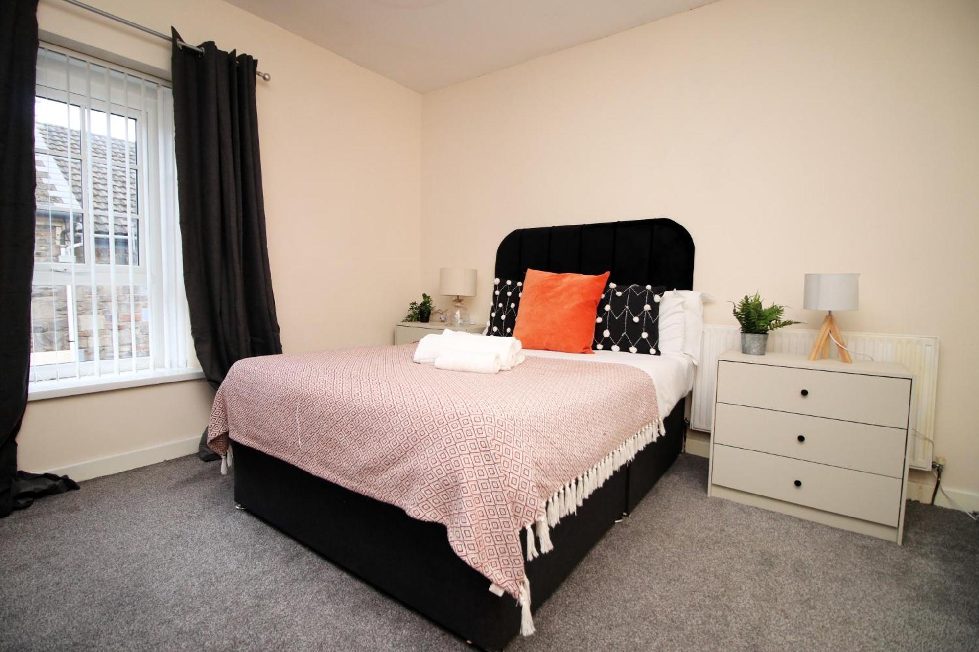 Cosy 3Br Home, Scenic Views, Ideal For Walks & Work Abertillery Екстер'єр фото